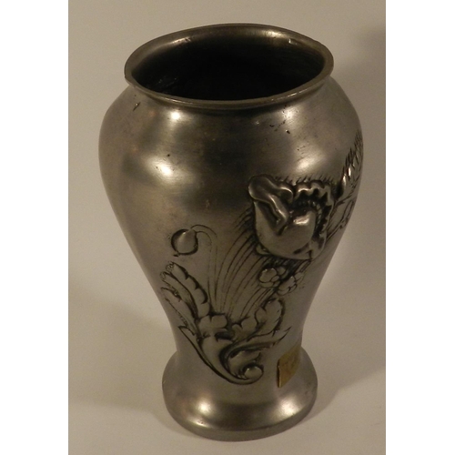 300 - Pewter vase with a floral pattern , 92% of etain., apx 19cm height