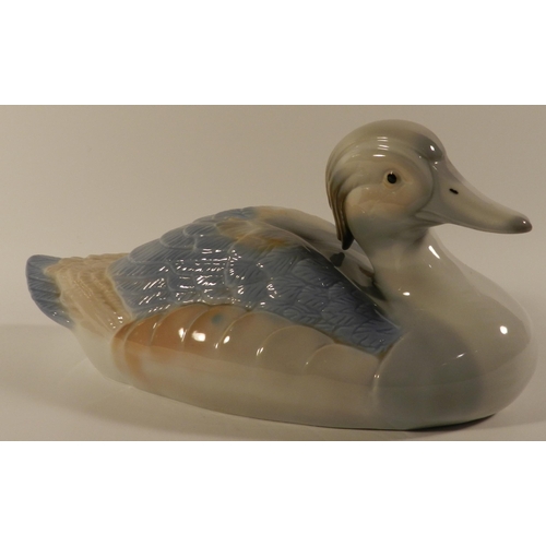 301 - Blue porcelain duck