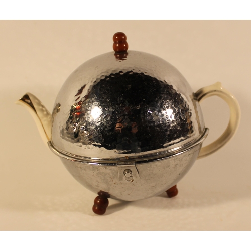 368 - Art Deco Tea Pot in Chrome Warmer