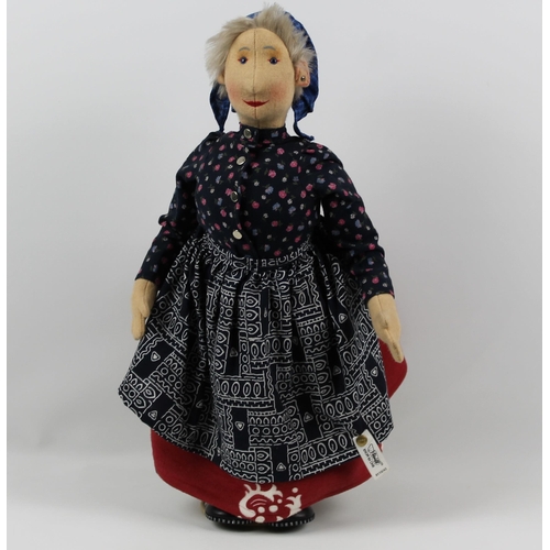 18 - Steiff, Peasant Lady, Limited Edition Replica of 3000 Pieces, With Certificate, In Mint Condition, A... 