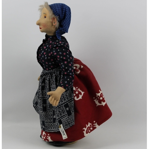 18 - Steiff, Peasant Lady, Limited Edition Replica of 3000 Pieces, With Certificate, In Mint Condition, A... 