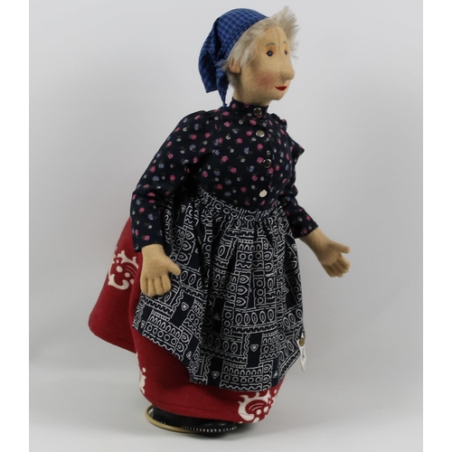 18 - Steiff, Peasant Lady, Limited Edition Replica of 3000 Pieces, With Certificate, In Mint Condition, A... 