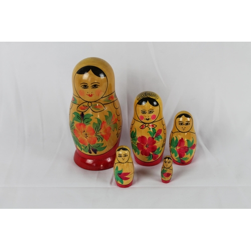 158 - Vintage Russian Nesting Babushka Doll, 5.5''Inches Tall, 5 pcs