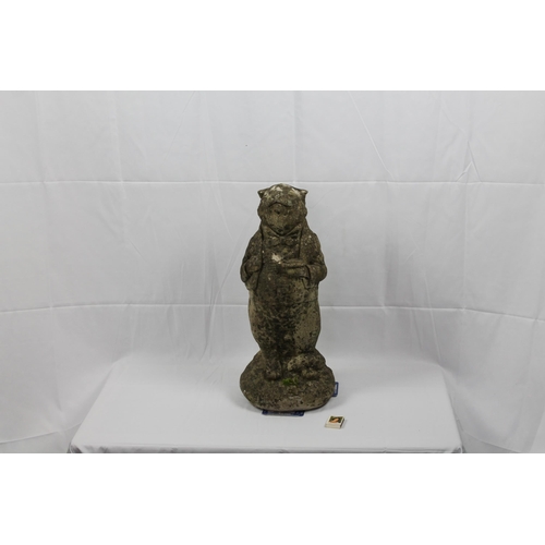 202 - 1945 - 1950 Weathered Garden Statue of a Otter,
Large and Heavy, 22.5''Inches Tall