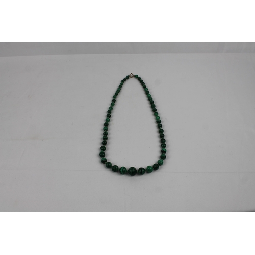 295 - Vintage Green Malachite Bead Necklace, 26'' inches, 66cm