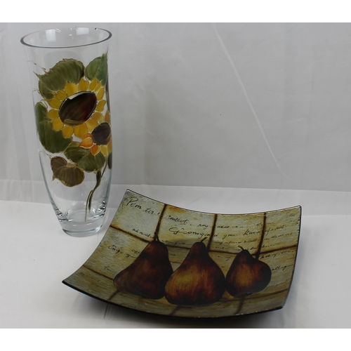 45 - Beautiful Tall Glass Vase with Hand Painted Sunflowers 13 1/2'' inches tall, 34.5cm
with a Large Gla... 