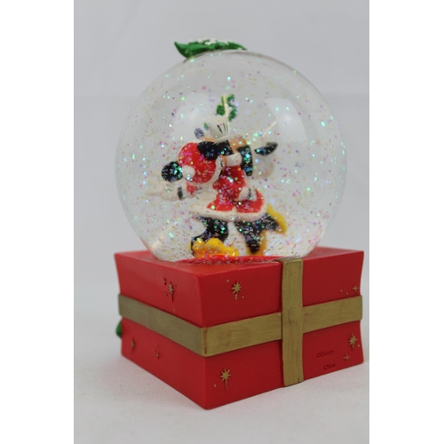 59 - Large Disney Christmas Snow Globe, 13 cm tall