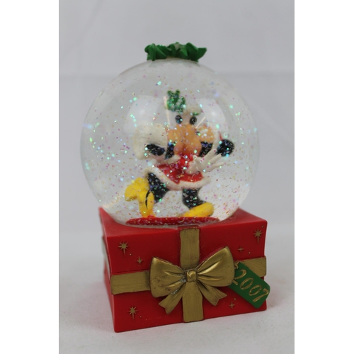 59 - Large Disney Christmas Snow Globe, 13 cm tall