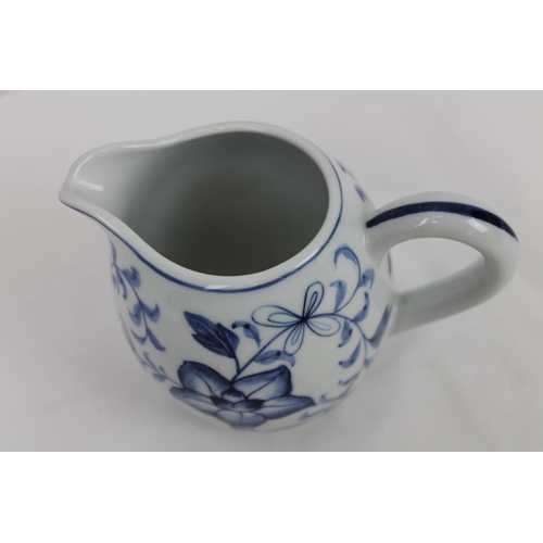 84 - Vintage Blue and White Floral Creamer , 10 cm tall