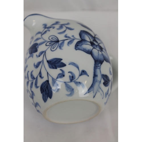 84 - Vintage Blue and White Floral Creamer , 10 cm tall