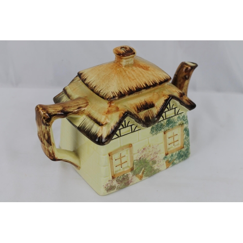 128 - Vintage Keele St. Pottery Cottage Ware Teapot , 1940's , made in England