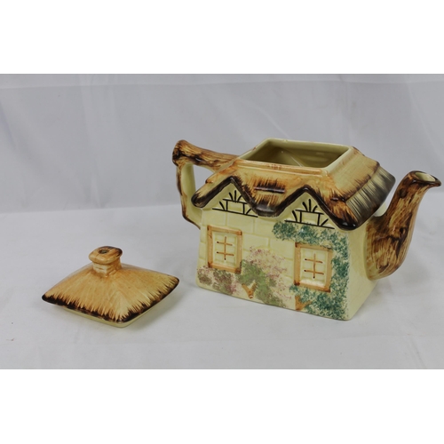 128 - Vintage Keele St. Pottery Cottage Ware Teapot , 1940's , made in England