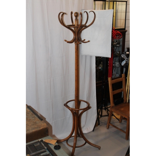 133 - Vintage Cloth and Hat Hanger