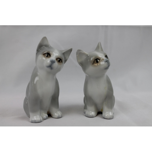 136 - Vintage Otagiri Japan Cat Figures , ( One is slightly damage...