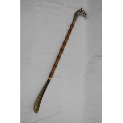 233 - Shoehorn , 56 cm