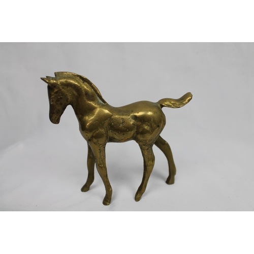 249 - Vintage Solid Heavy Brass Horse , 11 cm tall