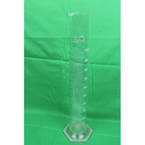 260 - Pyrex Glass 1000ml Graduated Cylinder With Hexagonal Base