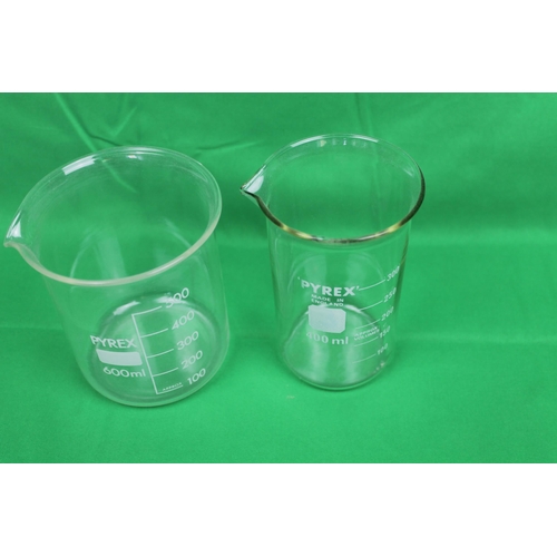 261 - Pyrex Graduated Low Form Griffin Measuring Beakers