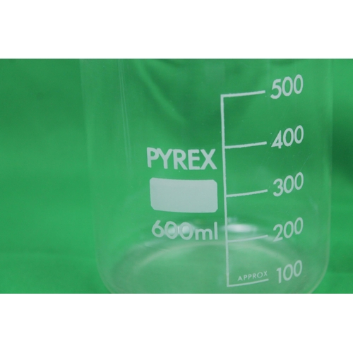 261 - Pyrex Graduated Low Form Griffin Measuring Beakers