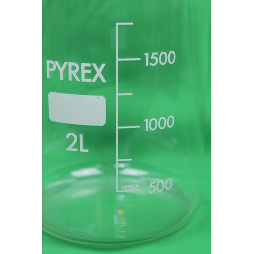 262 - Pyrex 2l Corning Graduated Beaker