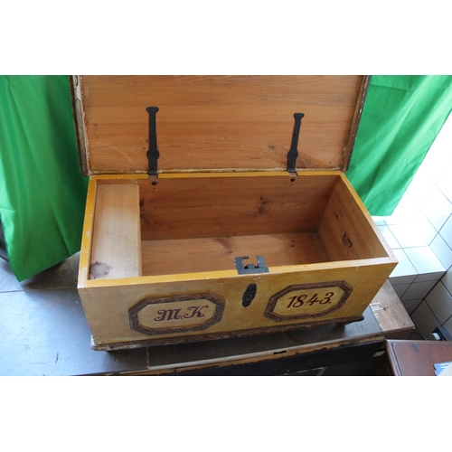 295 - Vintage Large Chest / Trunk with Key, 95 x 46 x 42cm