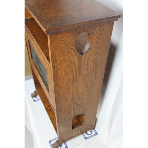 311 - Vintage cca 1900's Oak Arts and Craft Side cabinet , 77 x 49 x 27 cm , Motto Cabinet