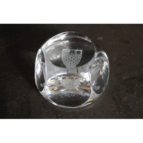 107 - Web Corbett Crystal Paperweight, Probus et Fidelis 1879, mint condition, 8 cm in diameter