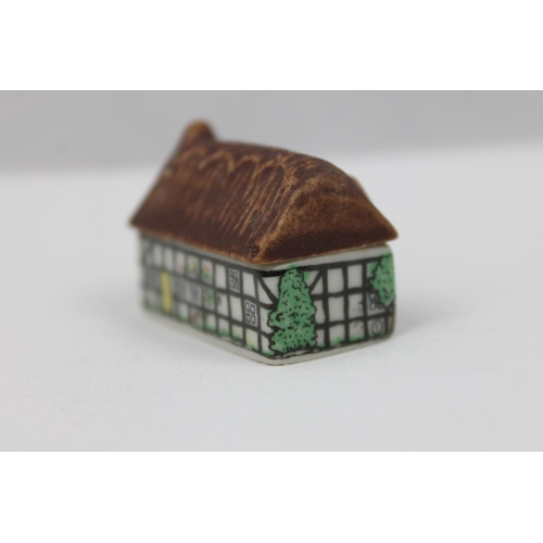 26 - Wade England, Whimsey on The Why , Pump Cottage, 4 x 3 x 2 cm