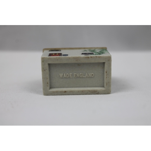 27 - Wade England, Post Office, 4 x 4 x 2 cm