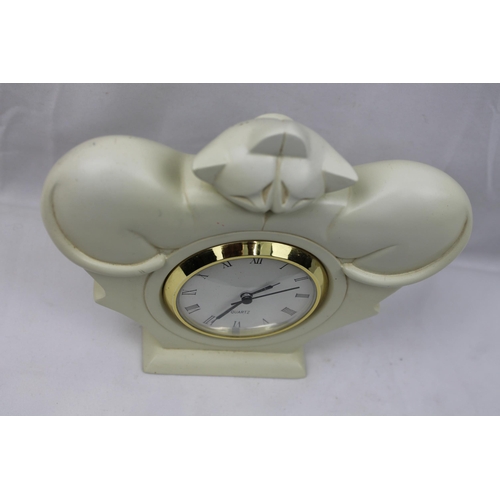 39 - Art Deco Clock, Two Cats, 17 X 15 cm