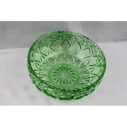 350 - Large Green Crystal Glass Bowl, 22cm in diameter, 11cm tall