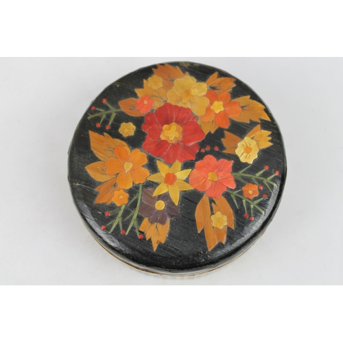 373 - Straw Marquetry Hand Made Trinket Box, 11 cm in diameter