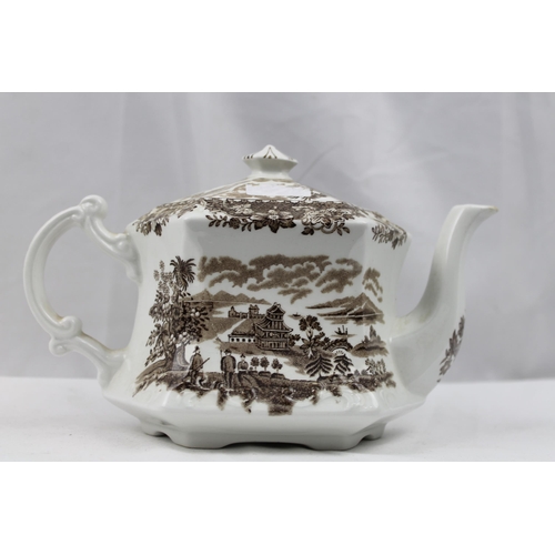 375 - Seaforth Brown Teapot by Wood & Sons, Burslem England, 25 X 16 cm