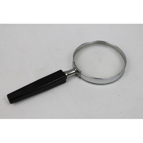 390 - Magnifying Glass, 15 cm