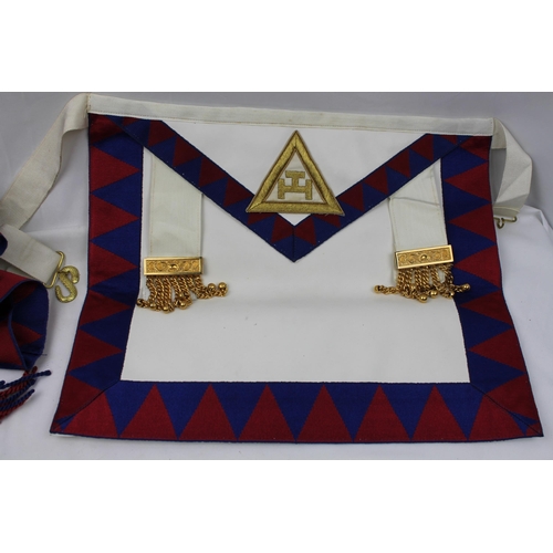 399 - Royal Arch Regalia Companion Apron, With a Masonic Royal Arch Sash, High Quality