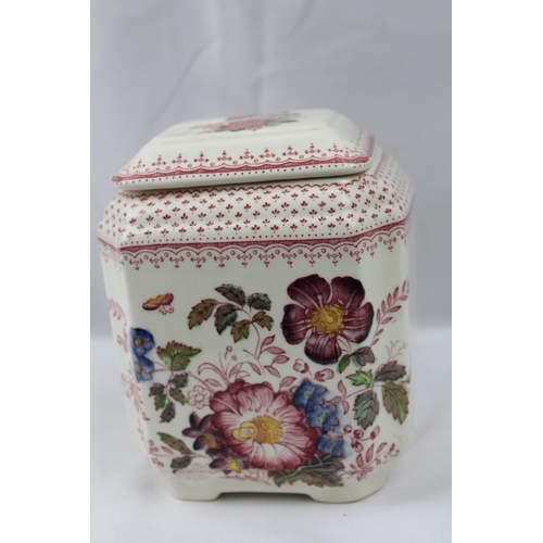 420 - Masons Paynsley Pattern Ironstone Tea Caddy, Excellent condition, 14 X 11 X 10 cm