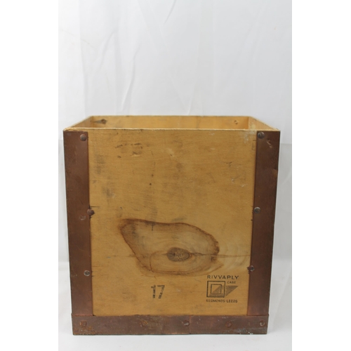 422 - Vintage Rustic Wooden Box, 27 X 28 X 19.5 cm