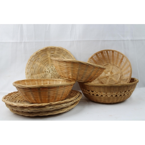 426 - Job Lot of a Wicker Bowls and Plates, plate is 24 cm in diameter