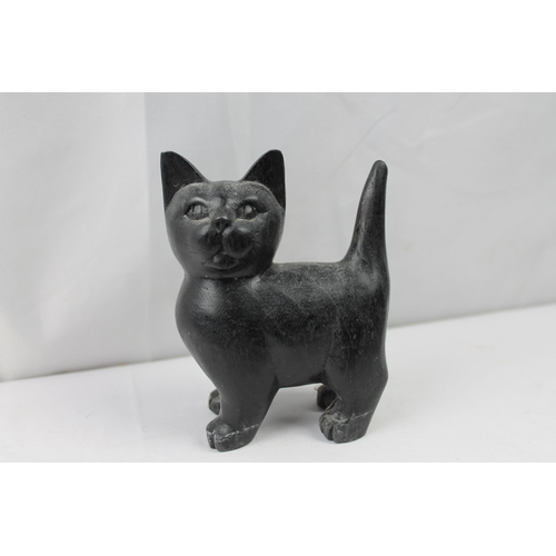 458 - Vintage Hand Carved Wooden Cat Statue, 14 cm tall