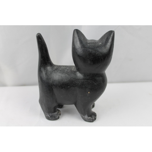 458 - Vintage Hand Carved Wooden Cat Statue, 14 cm tall