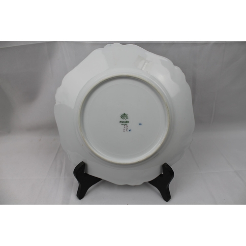 479 - Rosenthal Crown Pensee Bavaria Plate in Mint Condition, 21.4 cm in diameter