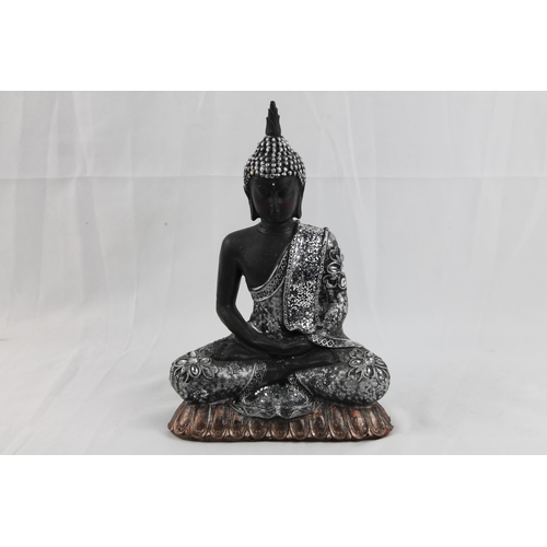 4 - Buddha
White and Black Sitting Buddha 25cm height