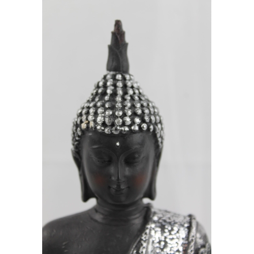 4 - Buddha
White and Black Sitting Buddha 25cm height