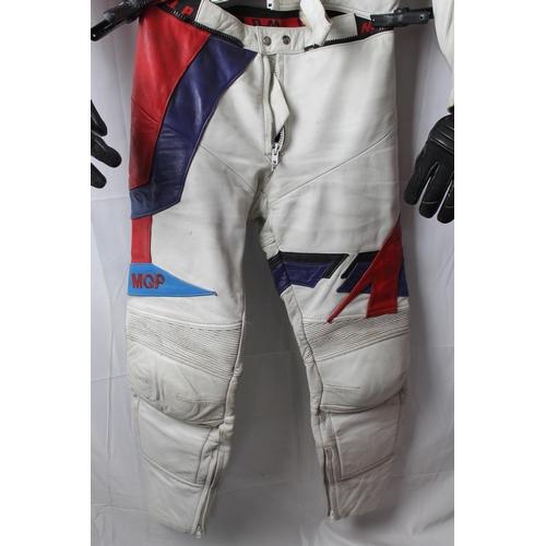 98 - Vintage Racing Leathers Motorcycle set With Glowes