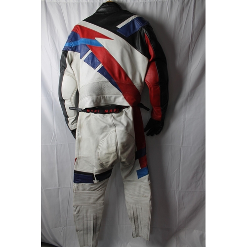 98 - Vintage Racing Leathers Motorcycle set With Glowes