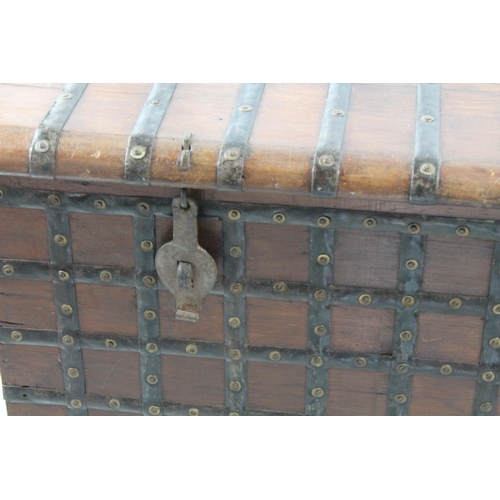 121 - Large Vintage Chest / Trunk on Wooden Wheels, 66 x 95 x 56 cm