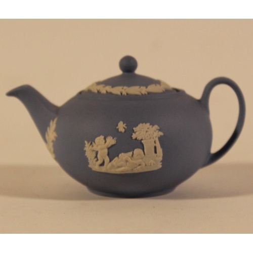 299 - Wedgwood Pottery Tea Pot, miniature, mint condition