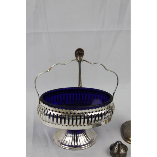 329 - Vintage Mayell Queen Anne Oval Jam Jelly Dish Silver Plated, Cobalt Blue Glass and an Vase 23 cm tal... 