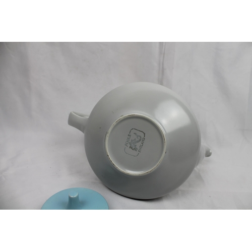 358 - Large Poole Pottery Teapot , 17 x 23 cm