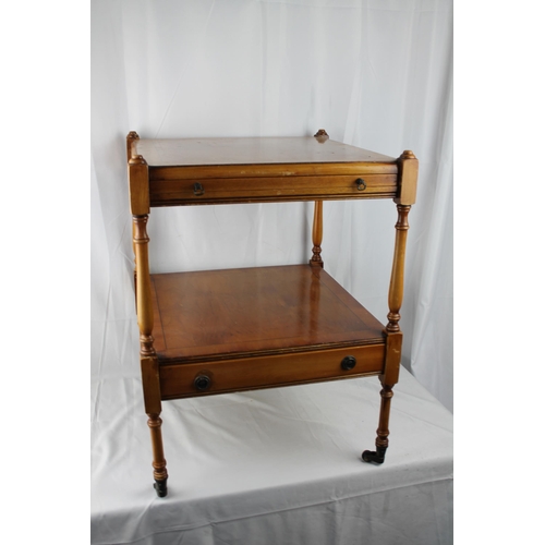 129 - Flamed Mahogany Side Table With Butlers Serving Tray